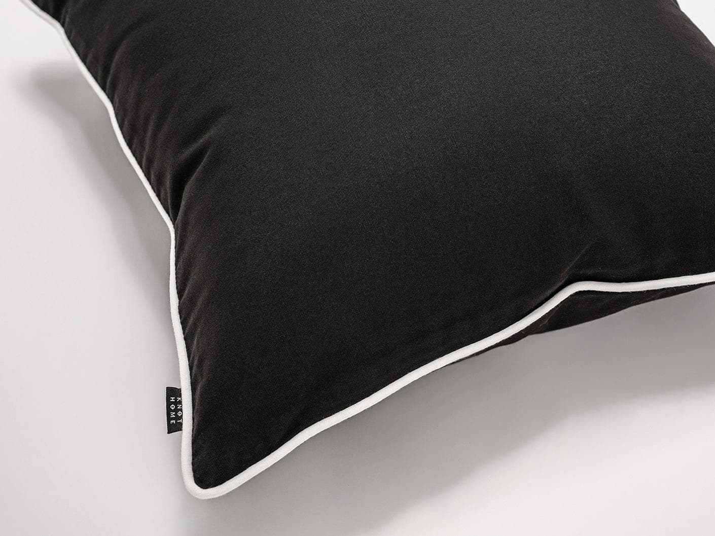 Aelia Steele single - outdoor in black, shown in a product close-up as image 3