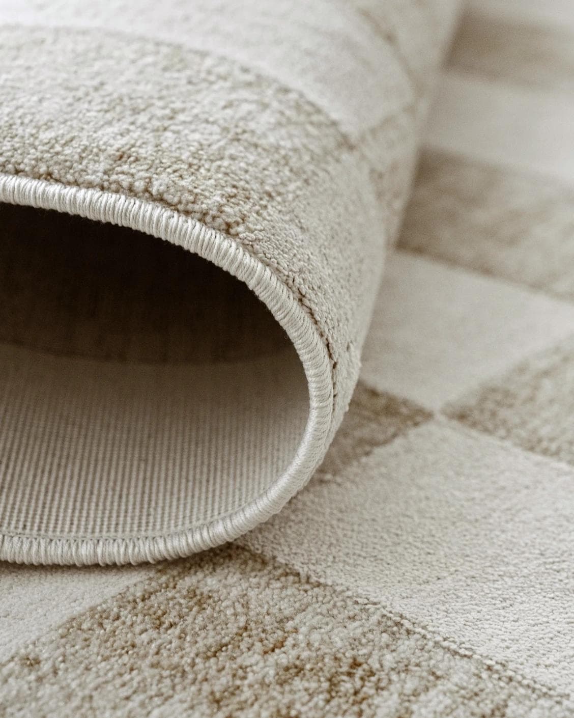 Cindy Tan Round carpet in taupe and beige, shown in a product close-up as image 9