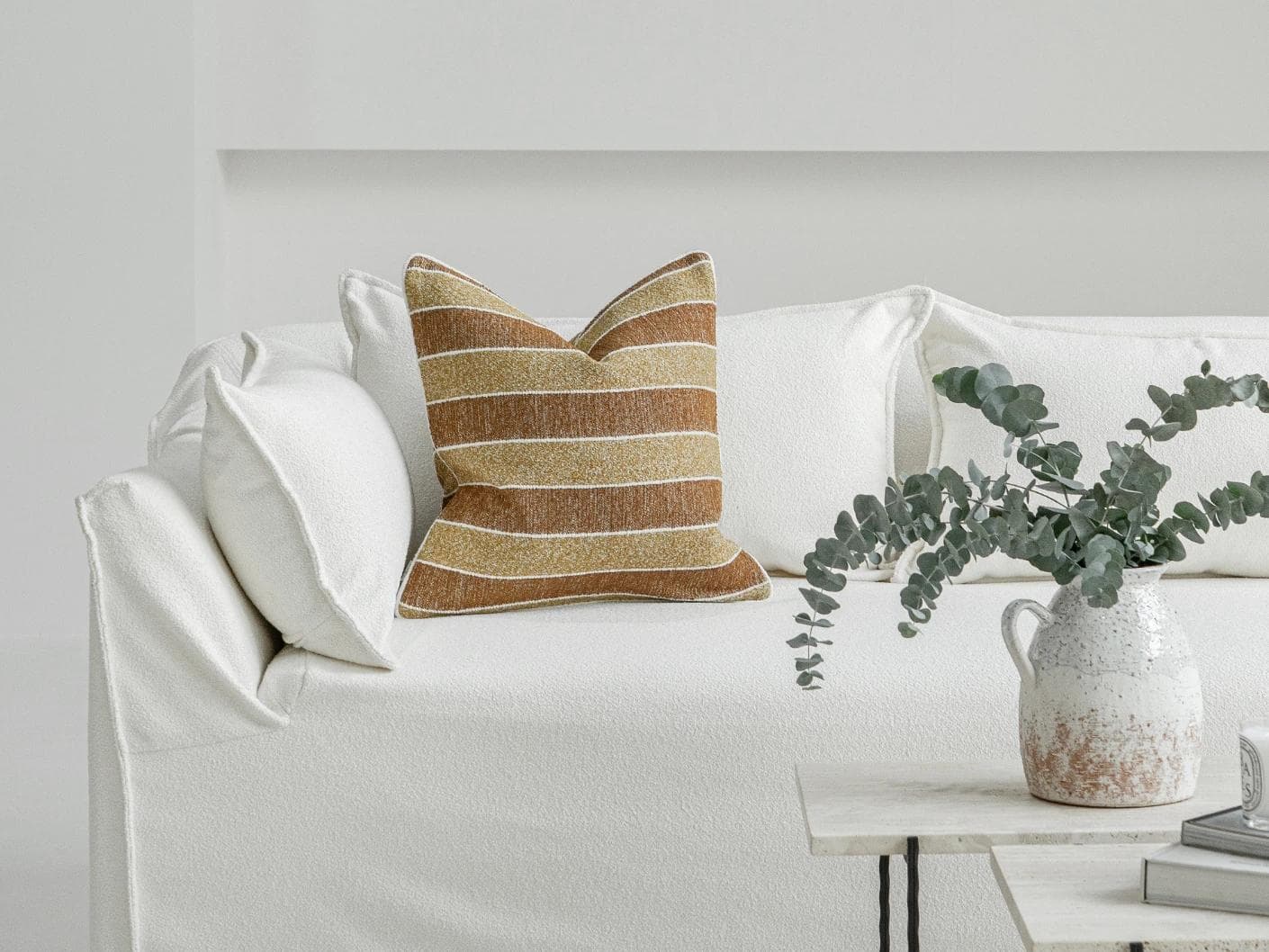 Gia Klimt single - indoor, shown in a lifestyle as image 3