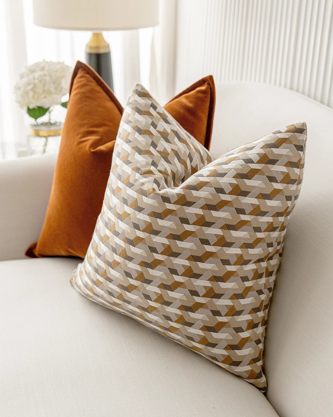 adira-bundle-rust-orange-beige-white-bundle-lifestyle-left-view-front-id-DSC04479.webp