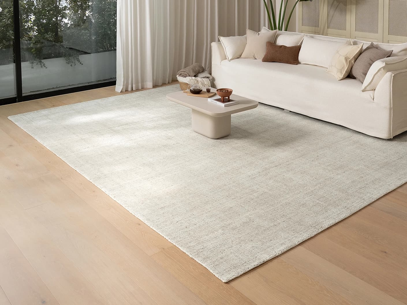 adora-shell-ivory-standard-lifestyle-front-view-carpet-id-dsc028422.webp