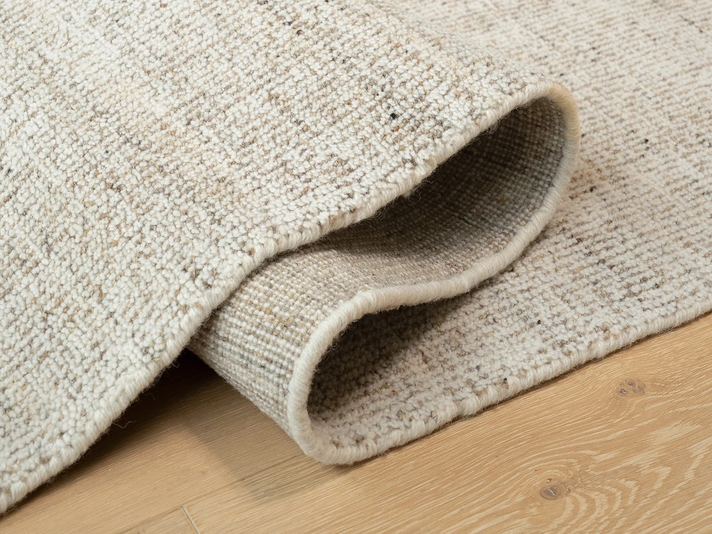 adora-shell-ivory-standard-product-closeup-view-carpet-id-dsc028492.webp