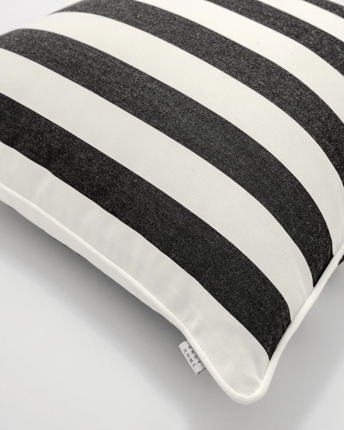 aelia-ebony-black-outdoor-product-top-view-cushion-id-DSC01866.webp