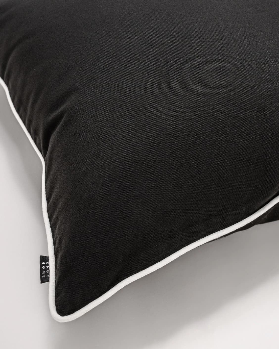 Aelia Steele single - outdoor in black, shown in a product close-up as image 3