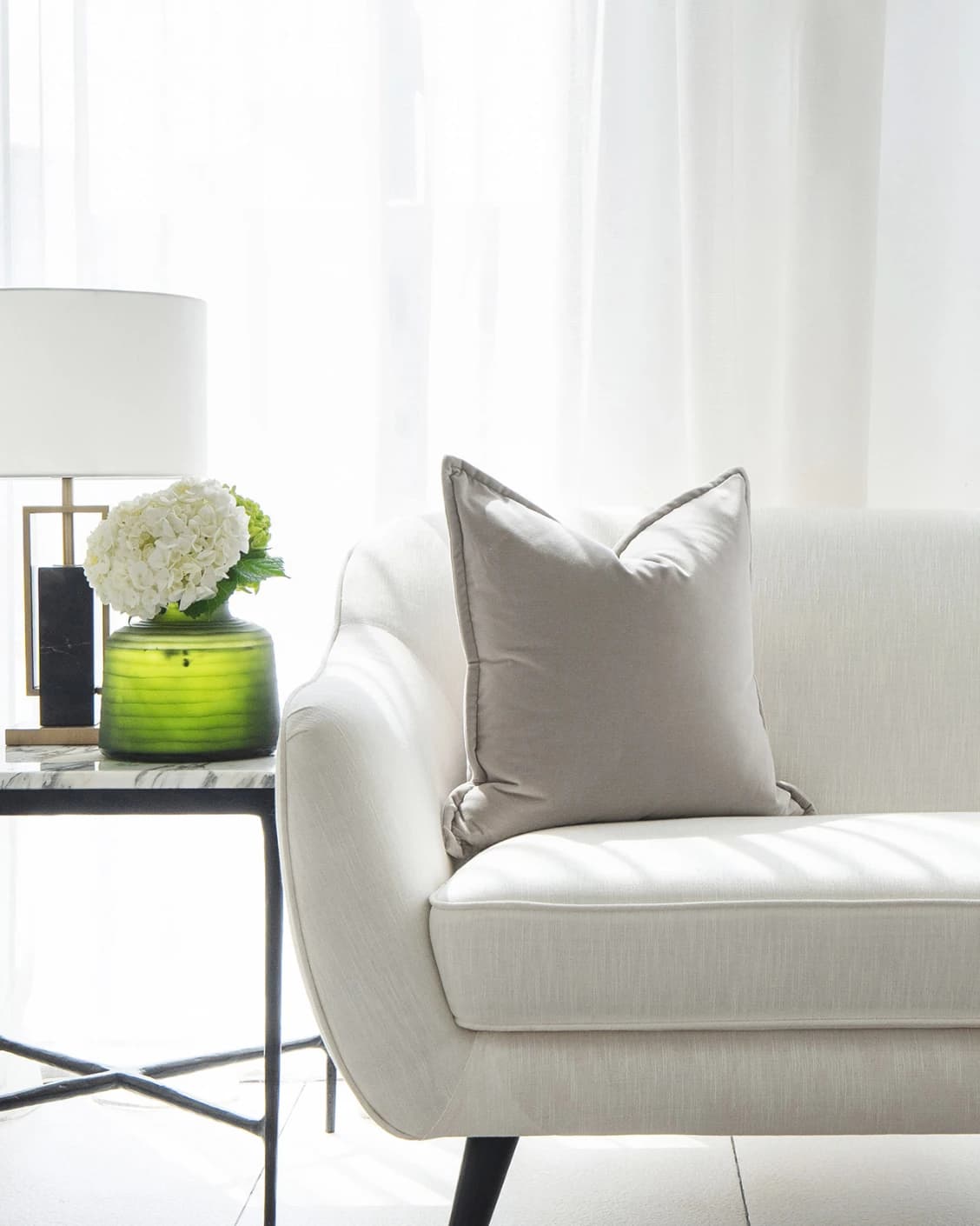 Alessandra Klimt single - indoor in beige, shown in a lifestyle front view as image 2