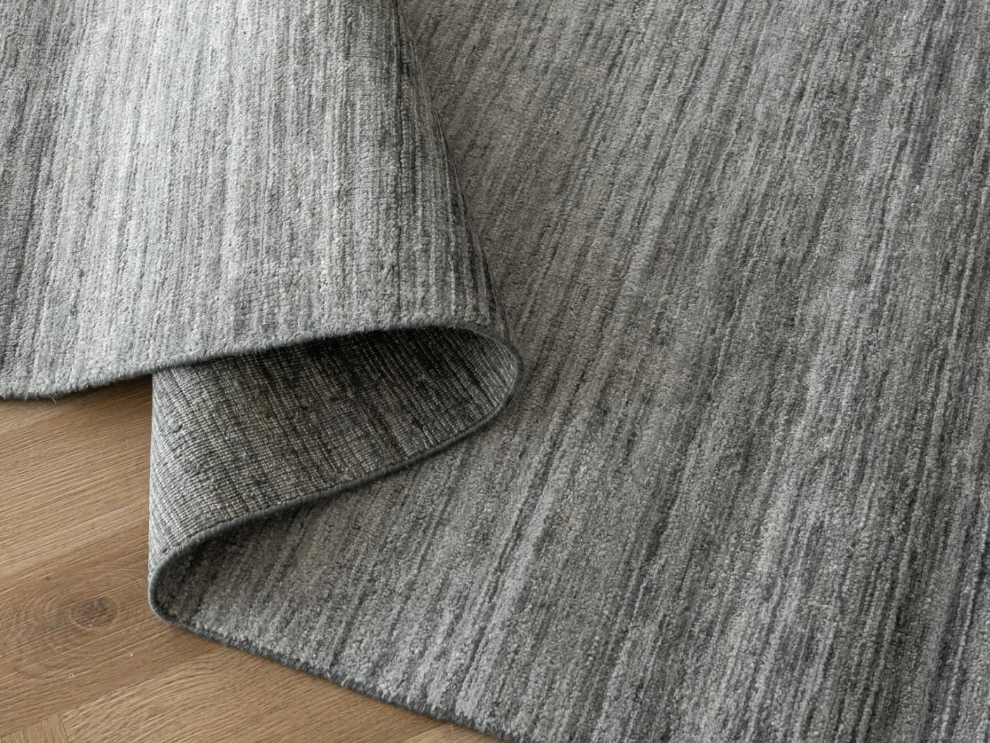 Beatrice Ashton Runners carpets in grey, shown in a product top view