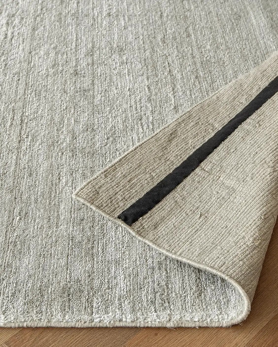 Beatrice Dune 02 Runners carpet in dune and grey, shown in a product close-up as image 6