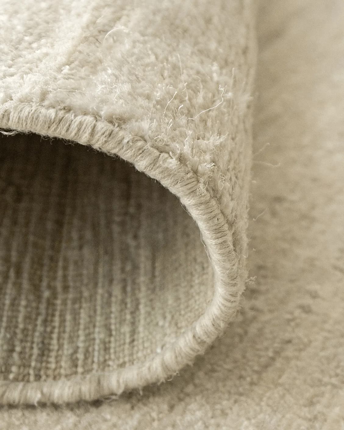 Beatrice Sandy 02 Runners carpet in sandy and beige, shown in a product close-up as image 8