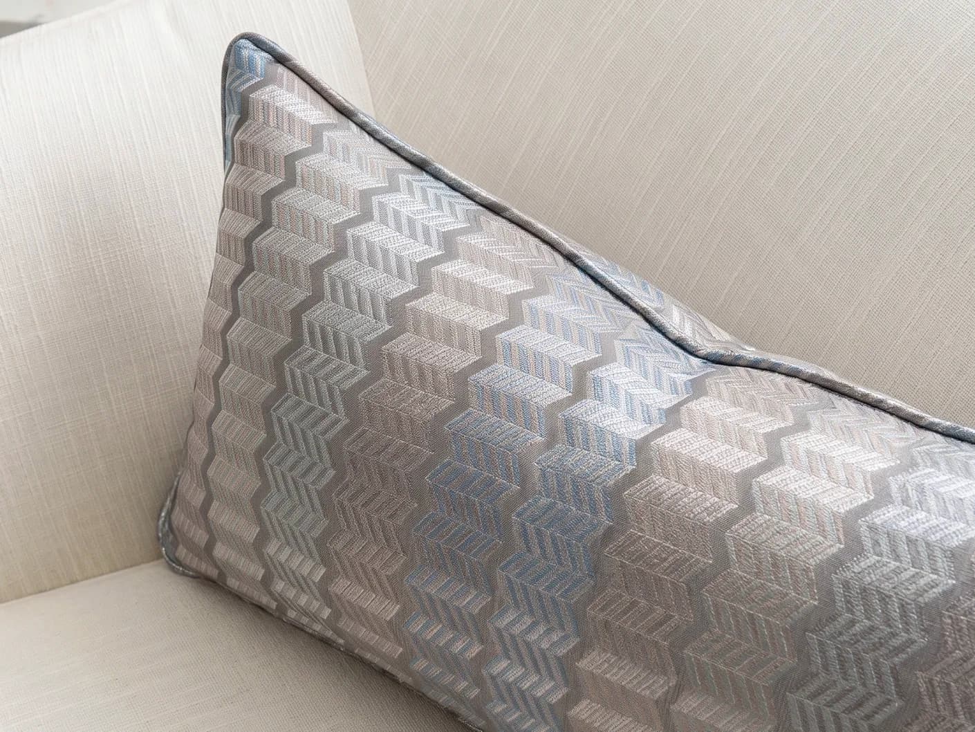 cecilia-canova-ii-cushion-multicolour-lifestyle-closeup-view-4x3-id-ar108617-v2