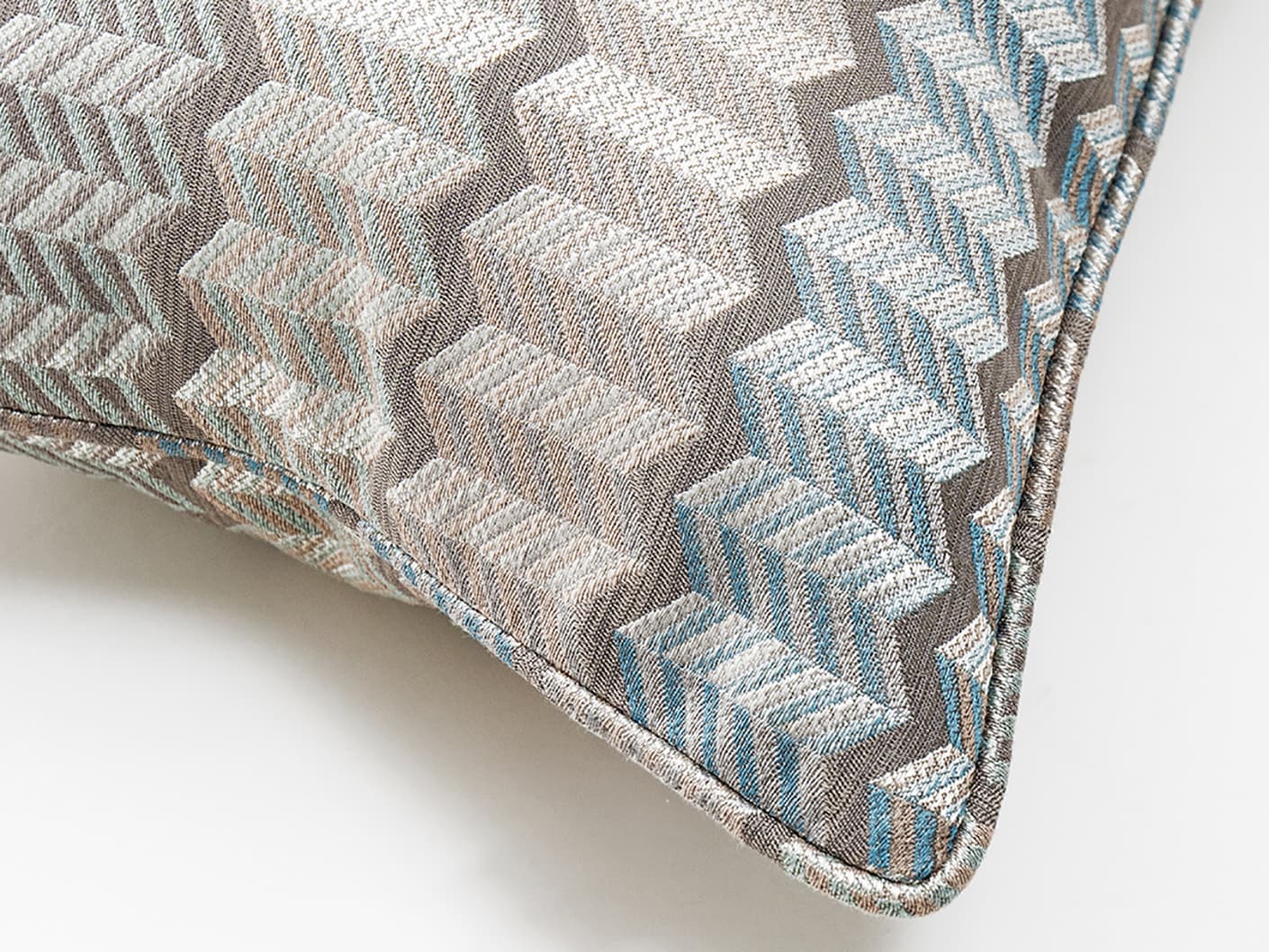 cecilia-canova-ii-cushion-multicolour-product-closeup-view-4x3-id-ar108715-v2