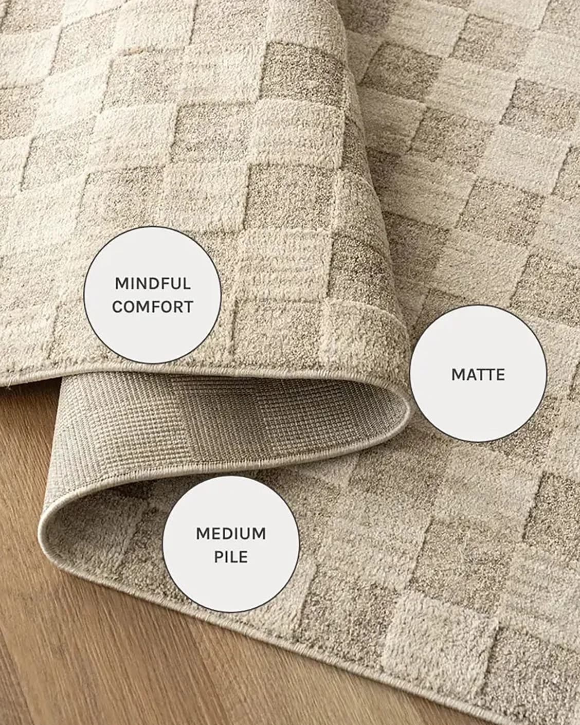 Cindy Dune carpets in dune, taupe and beige, shown in a close-up as image 6