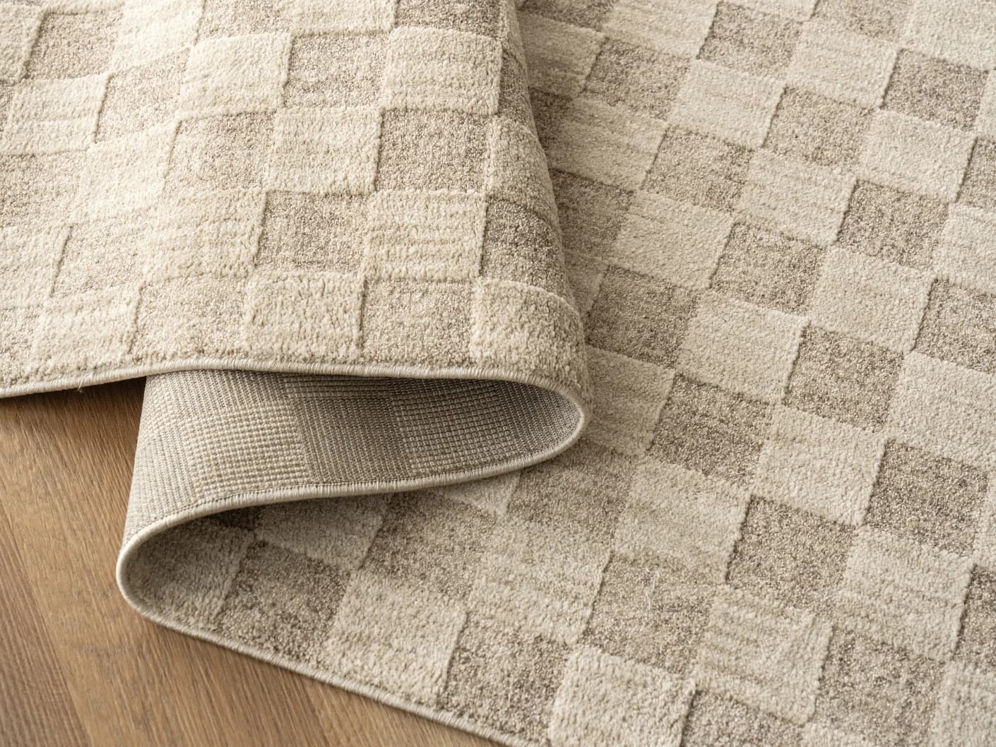 Cindy Dune Runners carpets in dune, taupe and beige, shown in a product close-up top view
