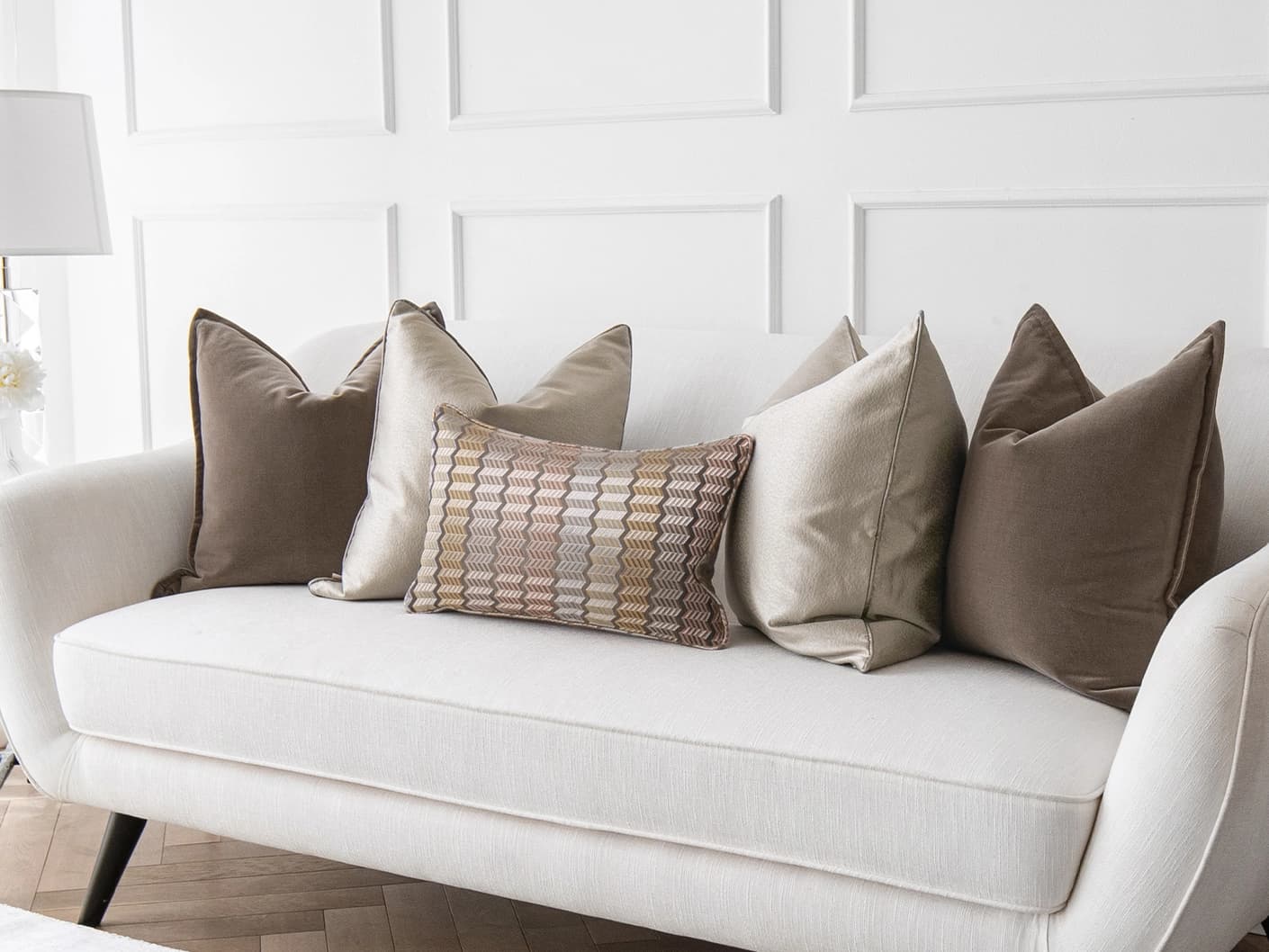 eliana-bundle-cushion-brown-orange-silver-beige-lifestyle-right-view-4x3-id-ar109276-v1