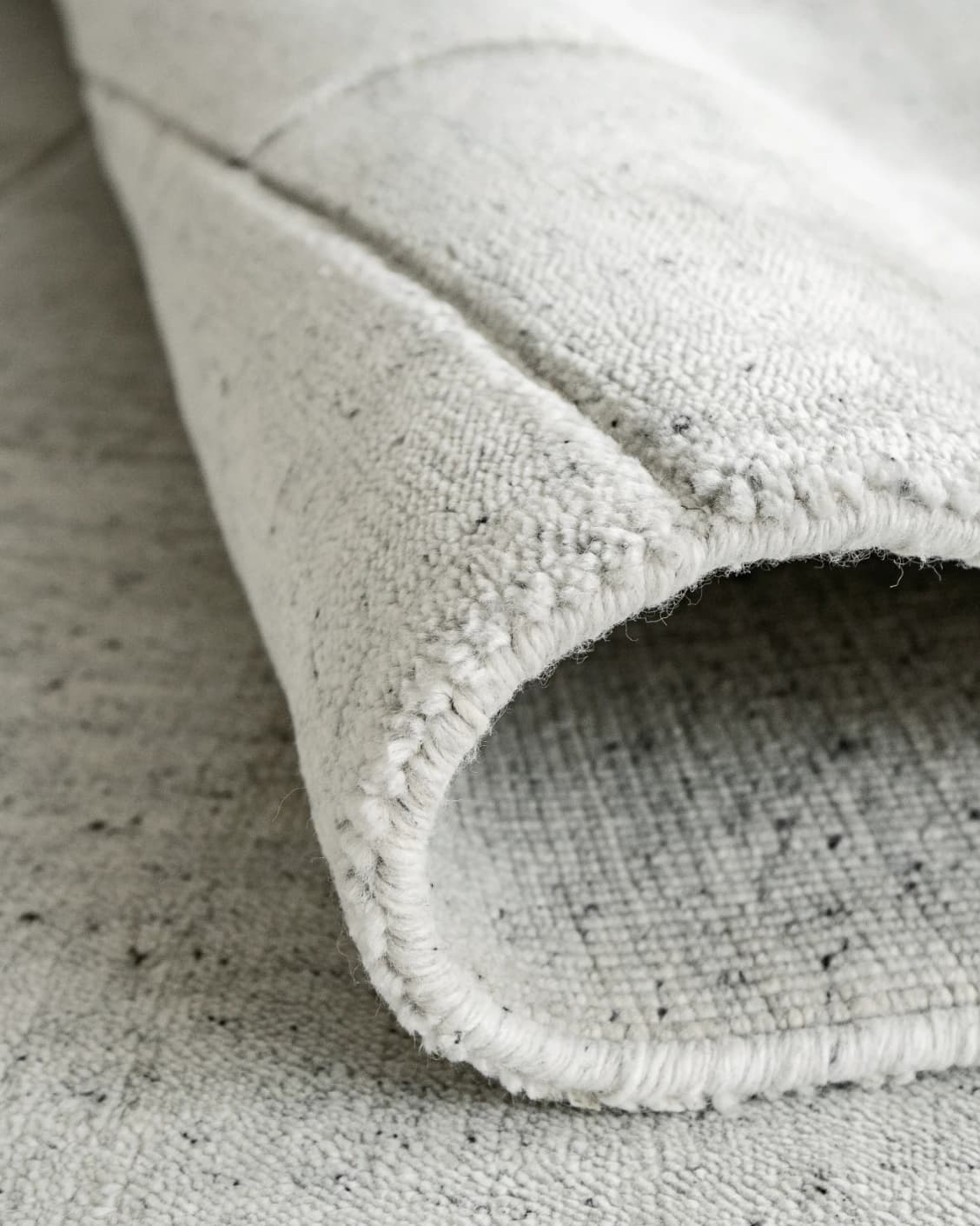 Elliot Alba carpet in grey and white, shown in a product close-up as image 16