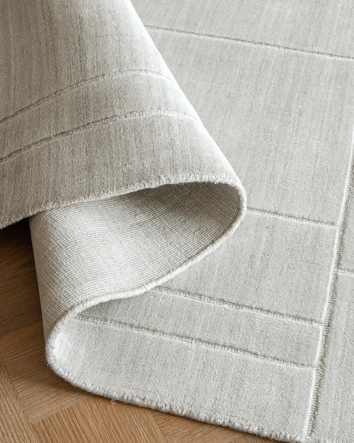Elliot Ashton carpet in grey and silver, shown in a product close-up top view as image 14