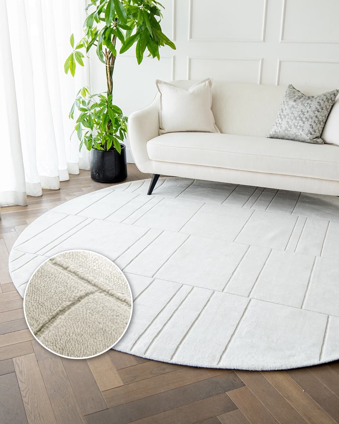 Elliot Bianca Round carpet in white and pearl, shown in a lifestyle front view as image 2
