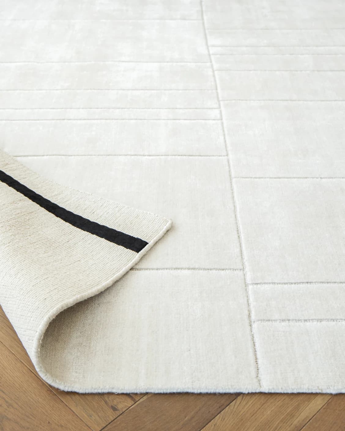 Elliot Bianca carpet in white and pearl, shown in a product close-up as image 12