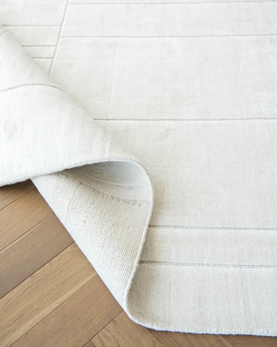 Elliot Bianca carpet in white and pearl, shown in a product close-up as image 13
