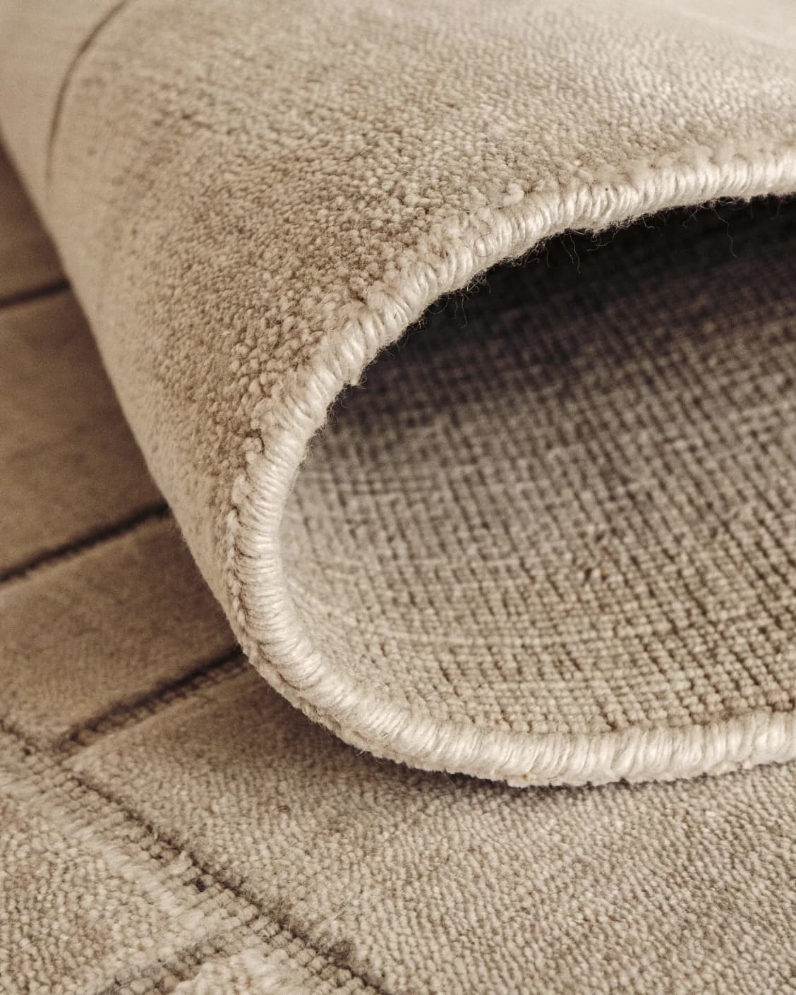 Elliot Sandy carpet in beige and taupe, shown in a product close-up as image 12