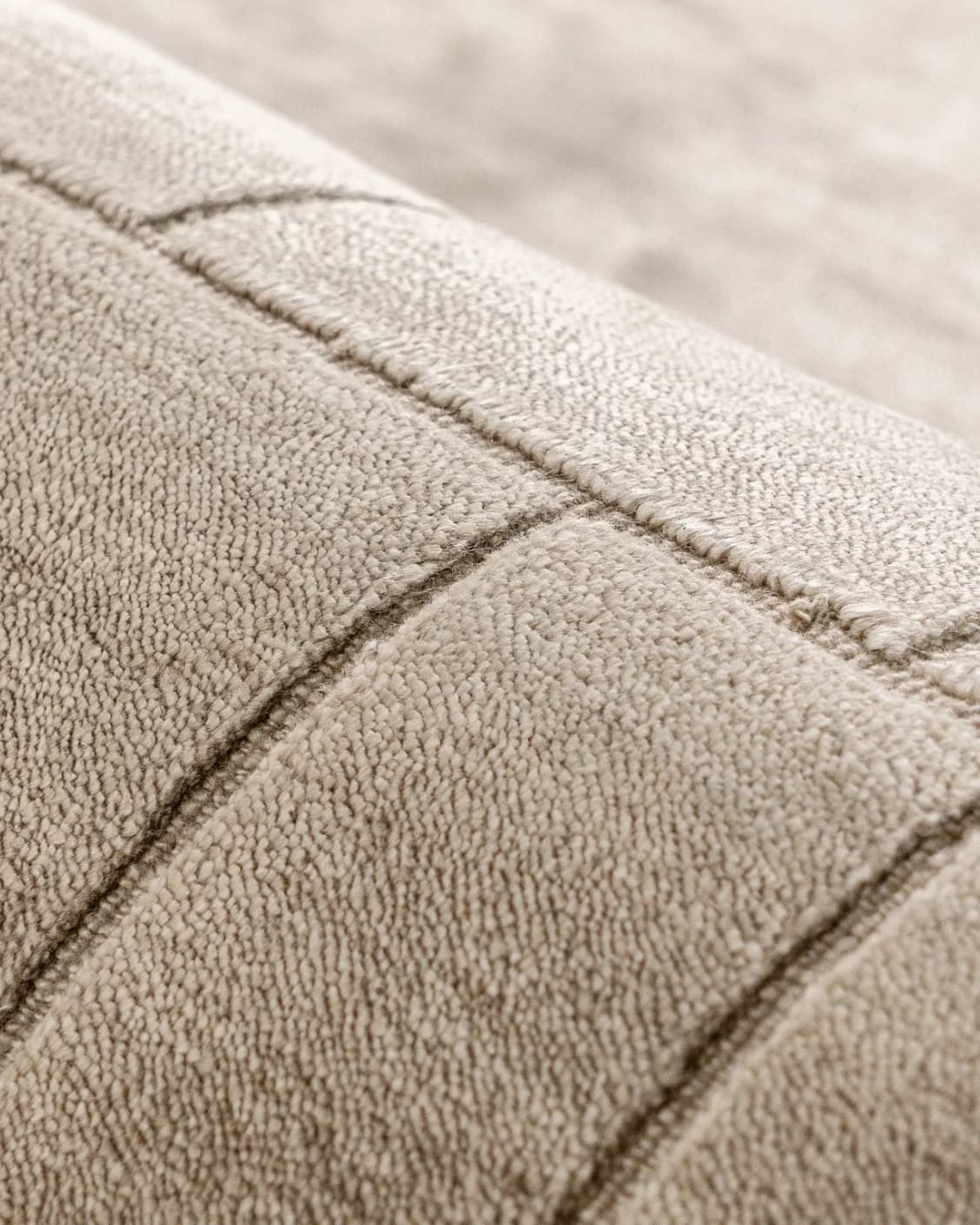 Elliot Sandy carpet in beige and taupe, shown in a product close-up as image 13