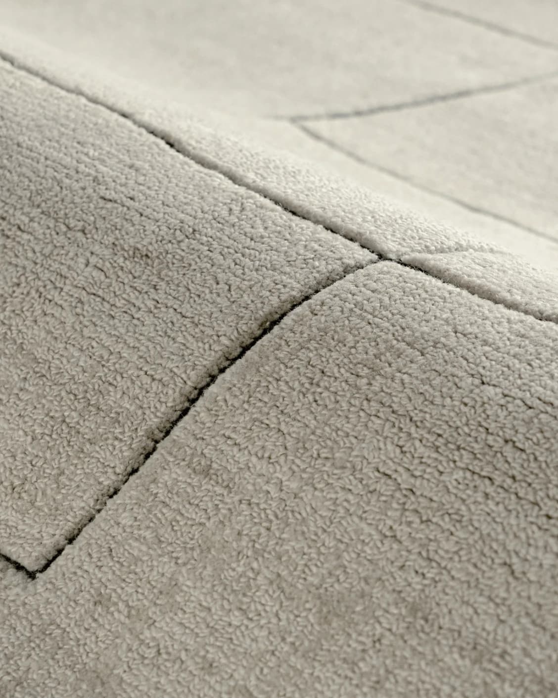 Emme Bianca Runners carpet in off white, shown in a product close-up as image 7