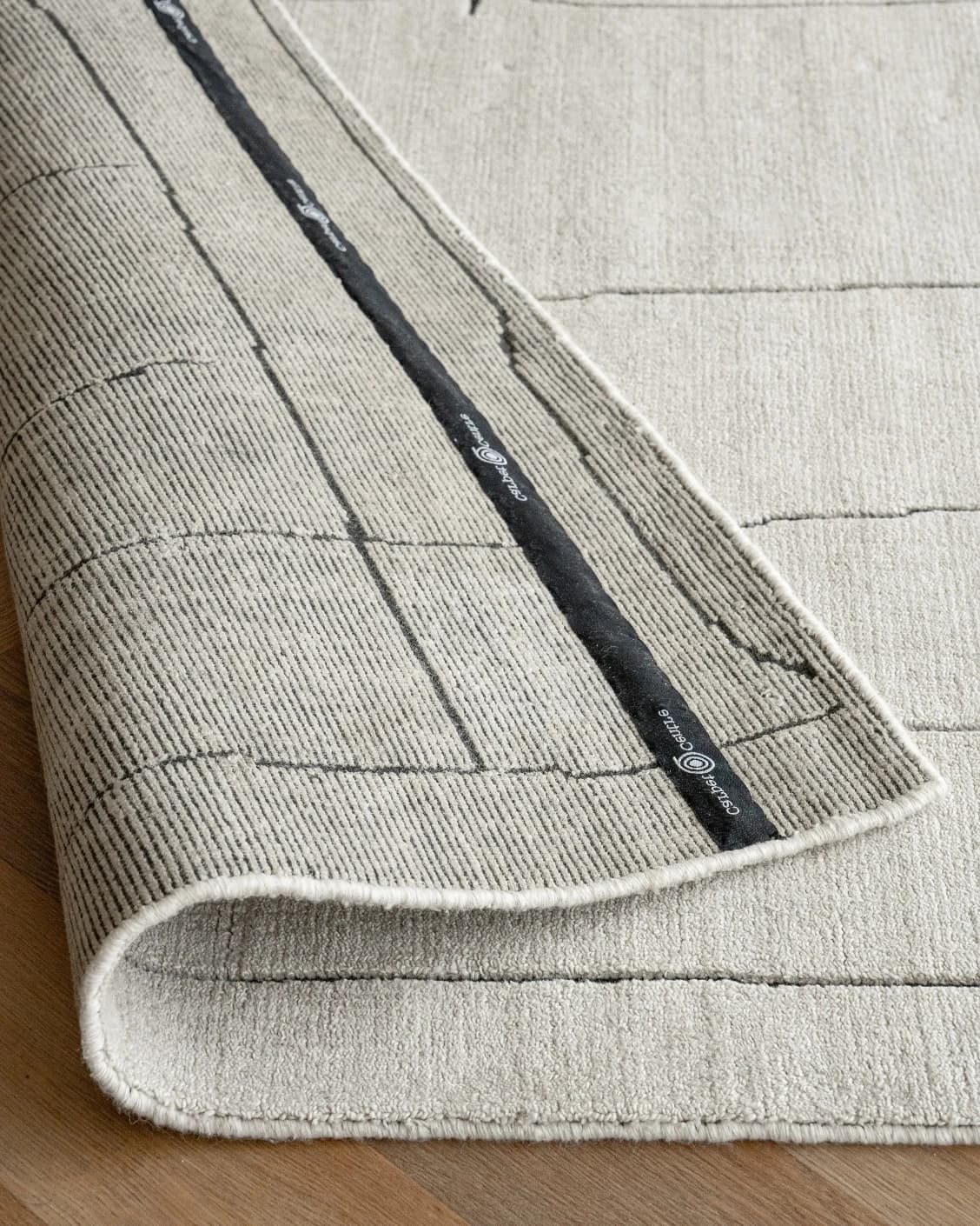 Emme Bianca Runners carpet in off white, shown in a product close-up as image 9