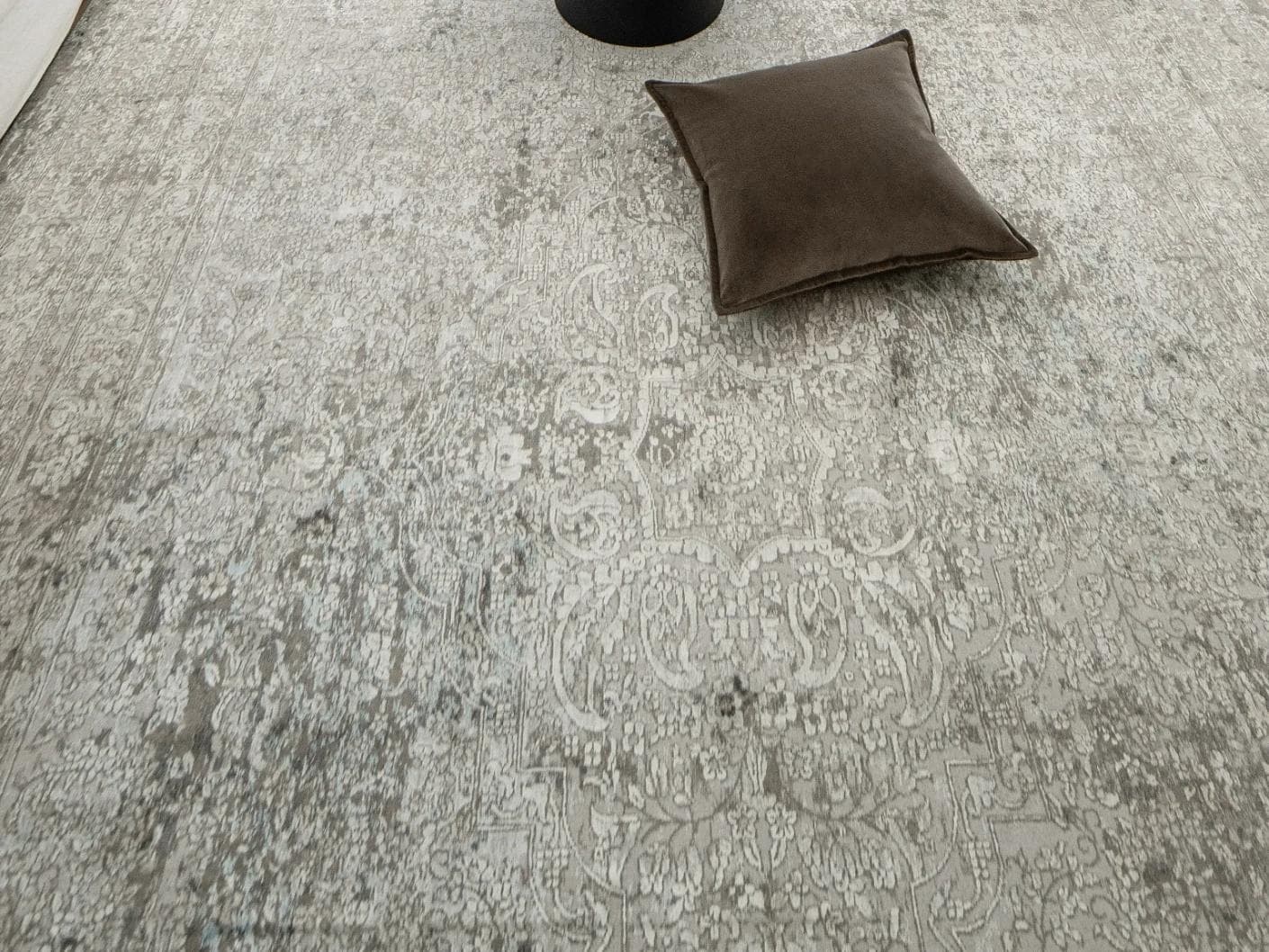 Jacob Alba carpets in grey, shown in a lifestyle close-up as image 2