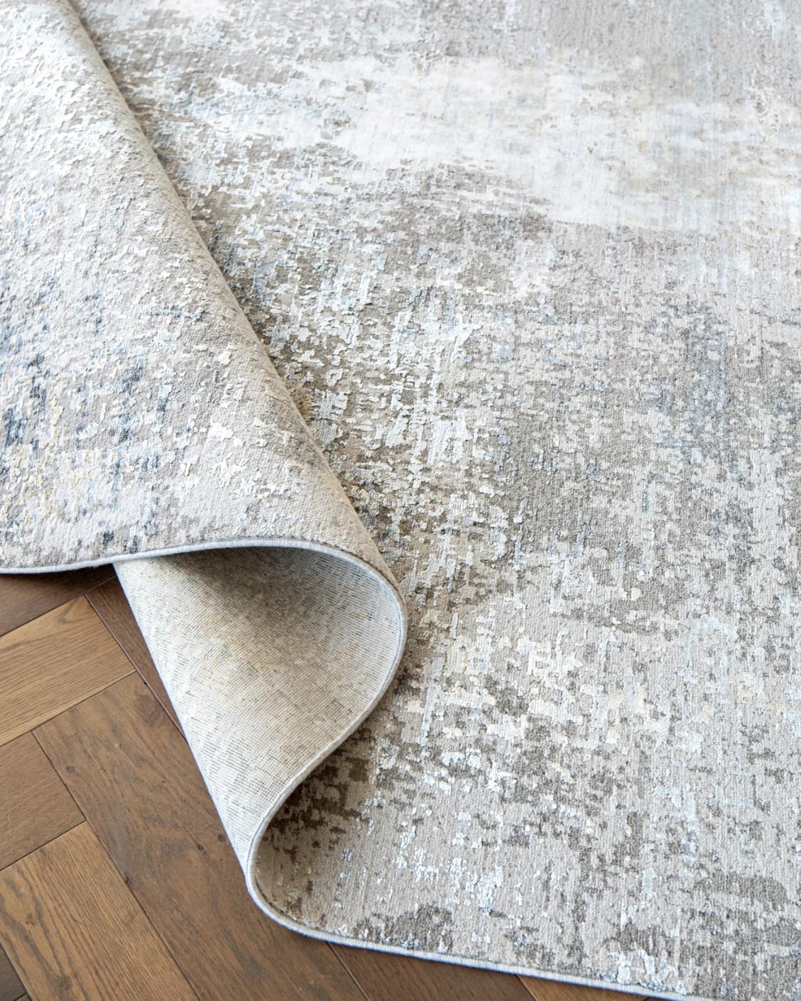 Jacob Ashton carpet in grey, silver and white, shown in a product close-up as image 9