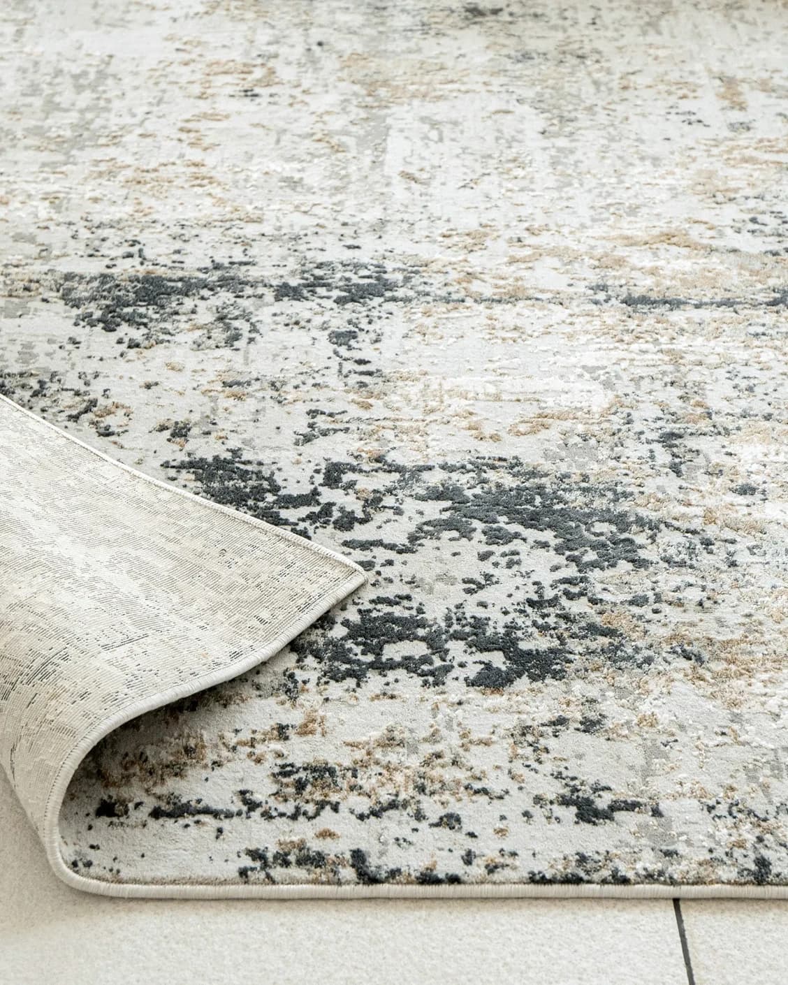 Jay Haywoods carpet in grey, shown in a product close-up as image 11