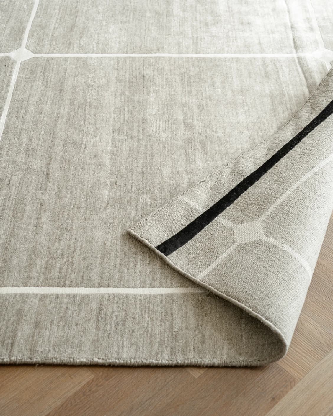 Justin Dune Runners carpet in grey, shown in a product close-up as image 10