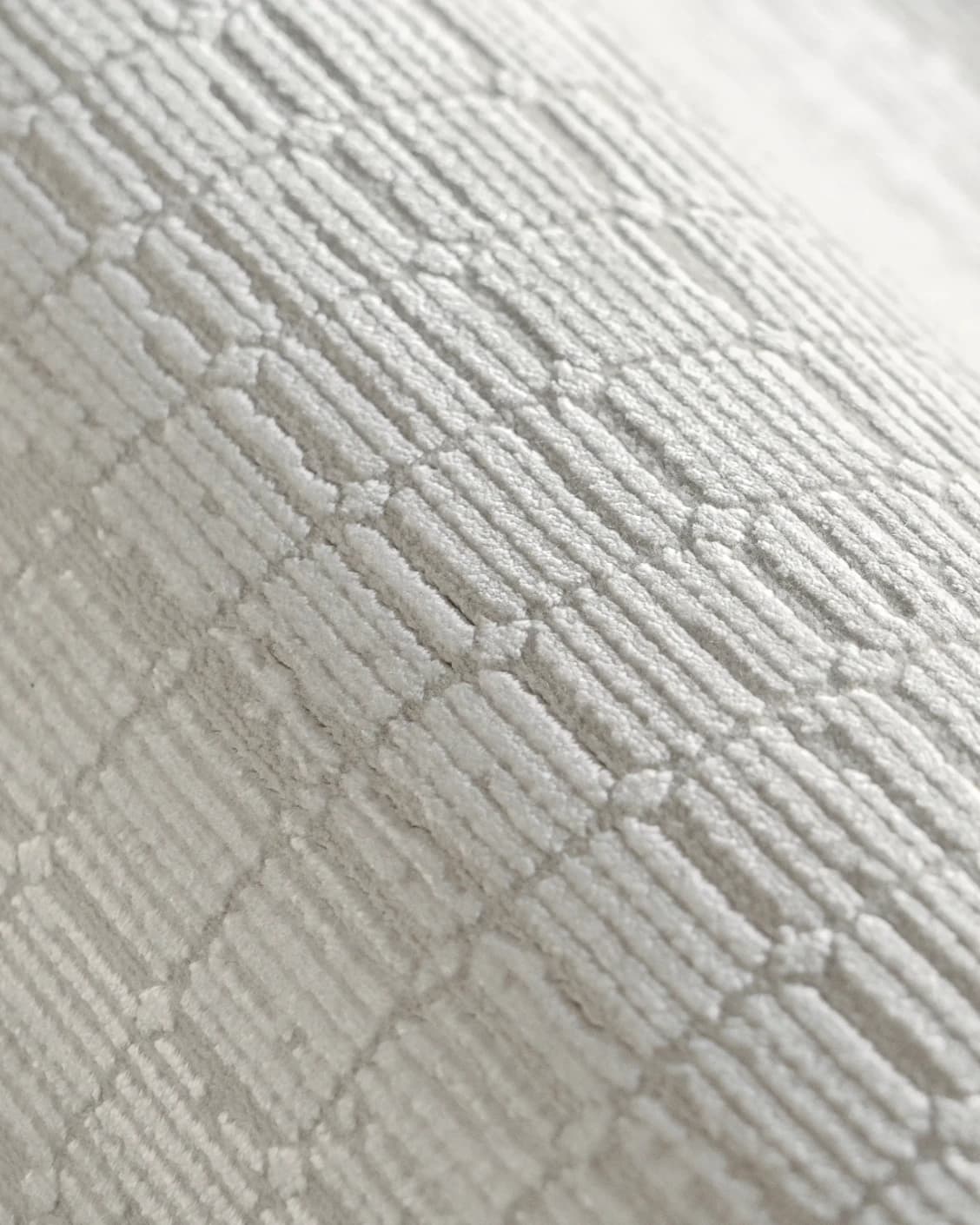 Laino Alba carpet in ivory and grey, shown in a product close-up as image 9