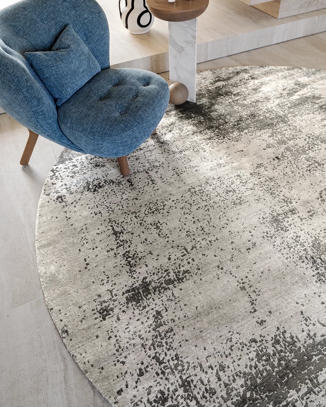 Liam Alba carpets in grey, shown in a lifestyle close-up top view as image 1