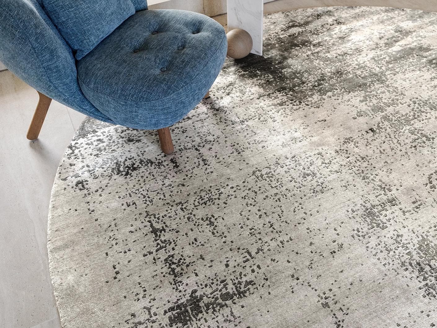 Liam Alba carpets in grey, shown in a lifestyle close-up top view as image 1