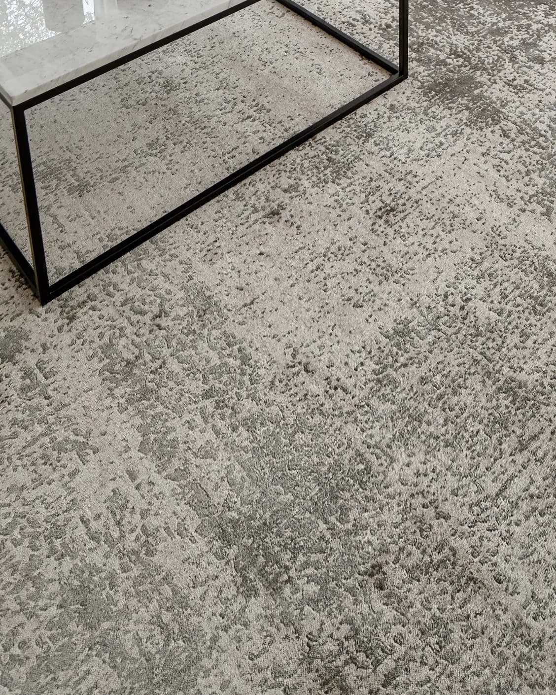 Liam Alba carpet in grey, shown in a lifestyle close-up as image 5