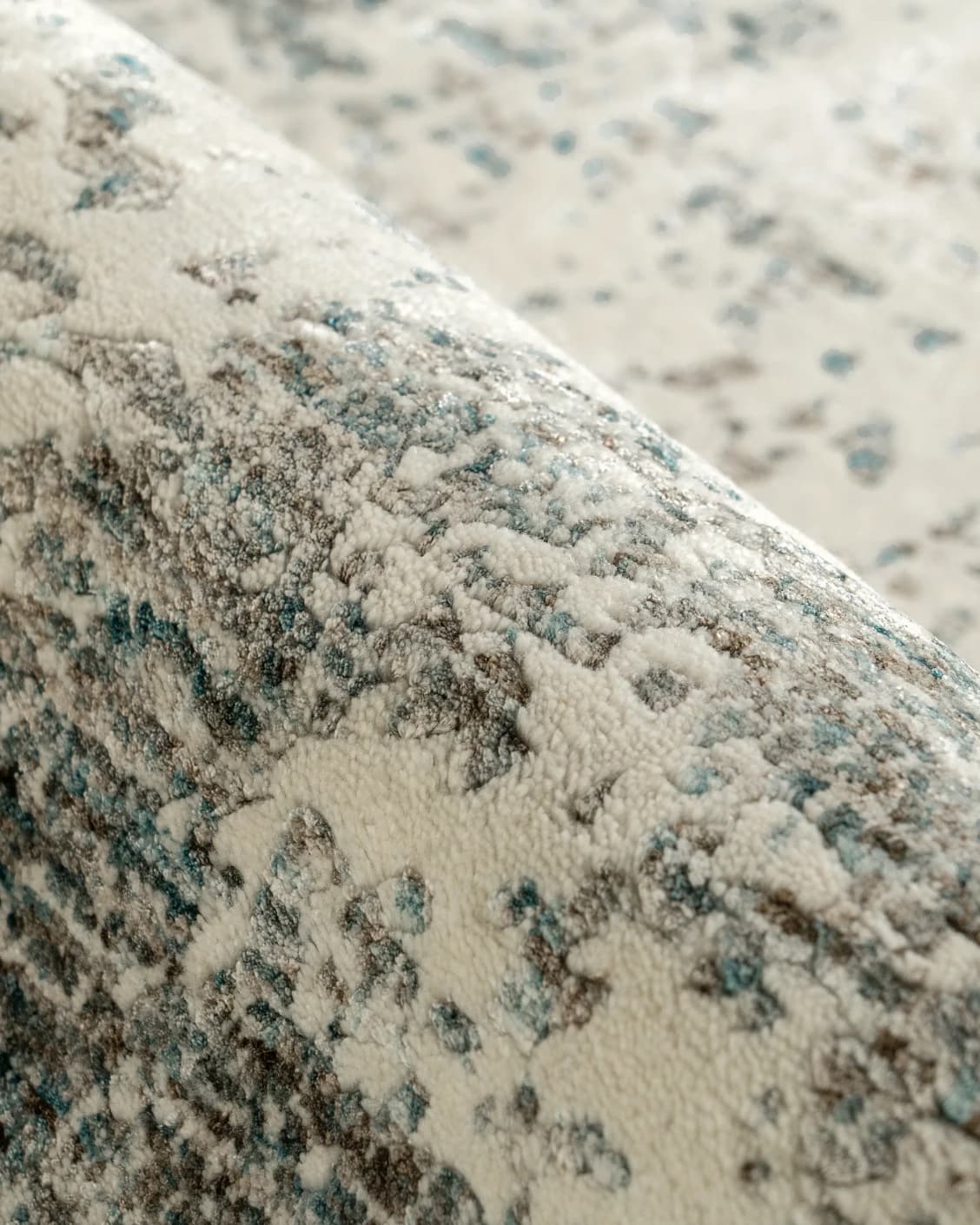 Liam Bianca carpet in grey, shown in a product close-up as image 14