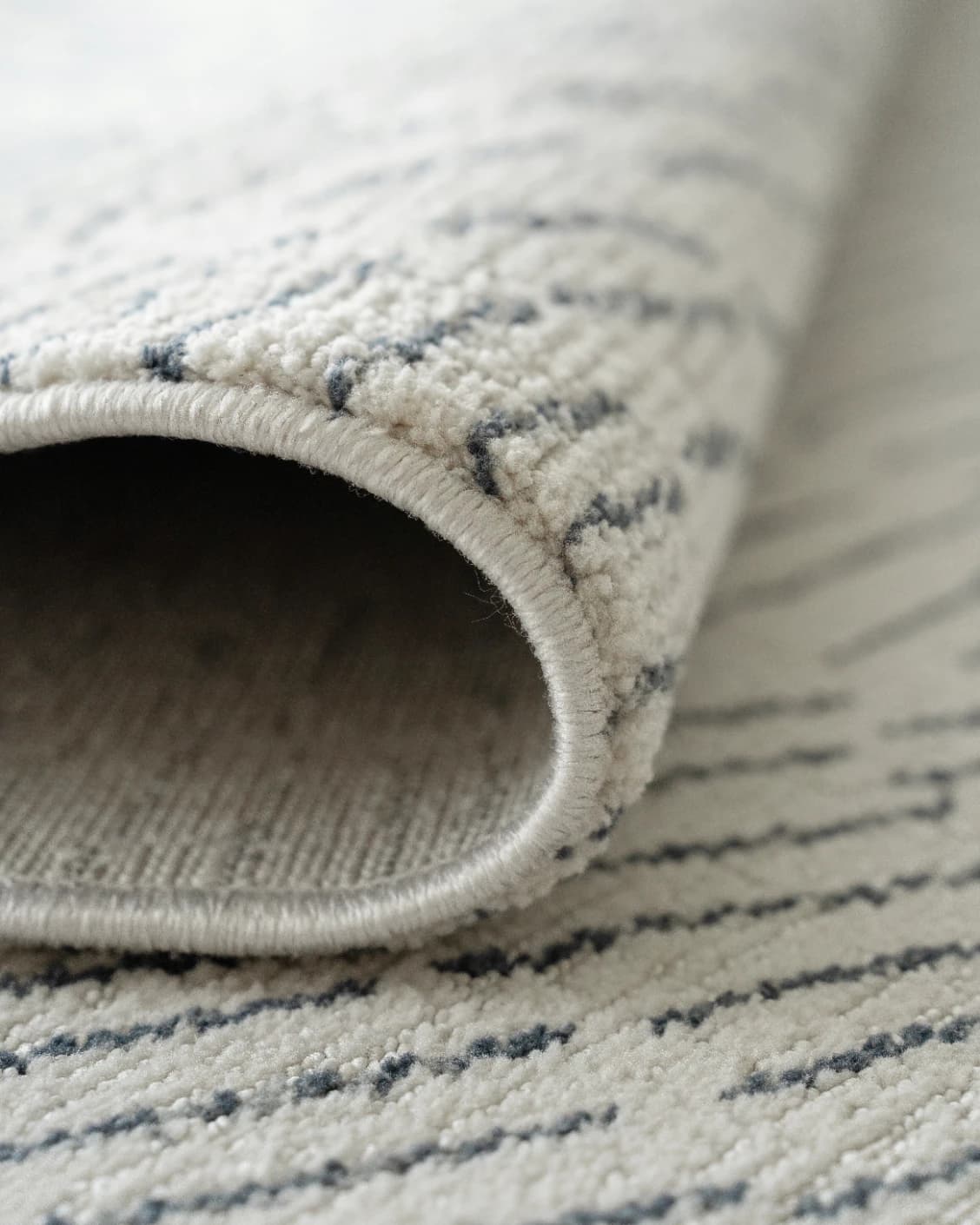 Link Fume carpet in grey, shown in a product close-up as image 12