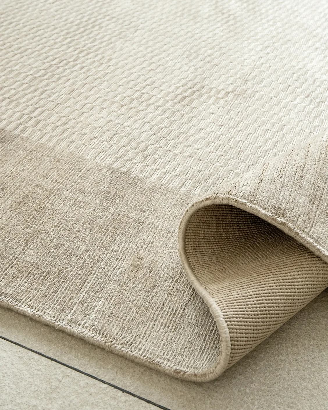 Luna Sandy carpet in beige, shown in a product close-up as image 12
