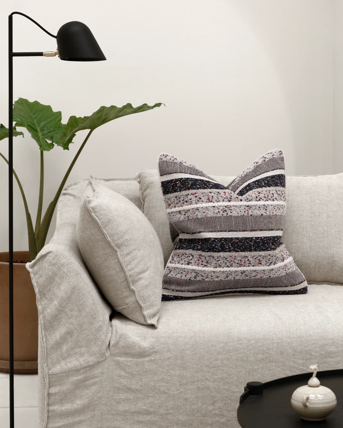 Naysa Canova single - indoor in multicolour, shown in a lifestyle front view as image 3
