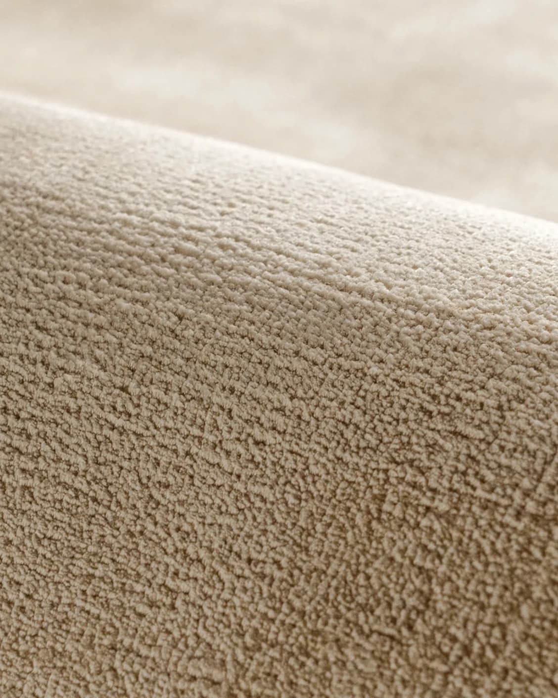 Oscar Sandy carpet in beige, shown in a product close-up as image 13
