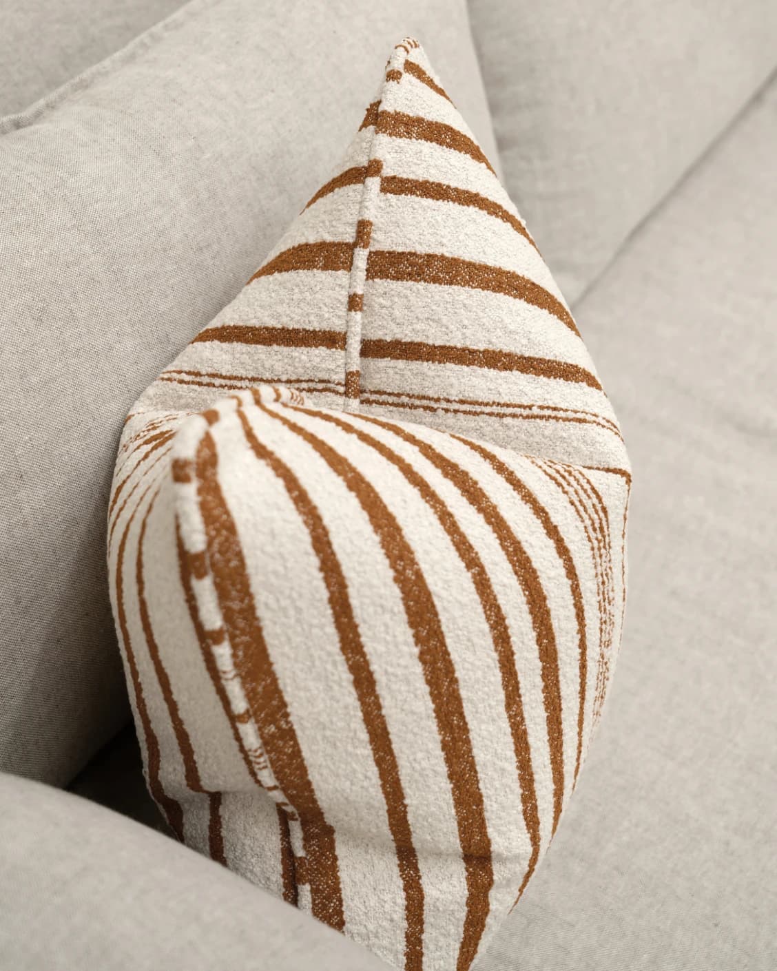 Raya Hodler single - indoor in ivory, shown in a lifestyle top view as image 3