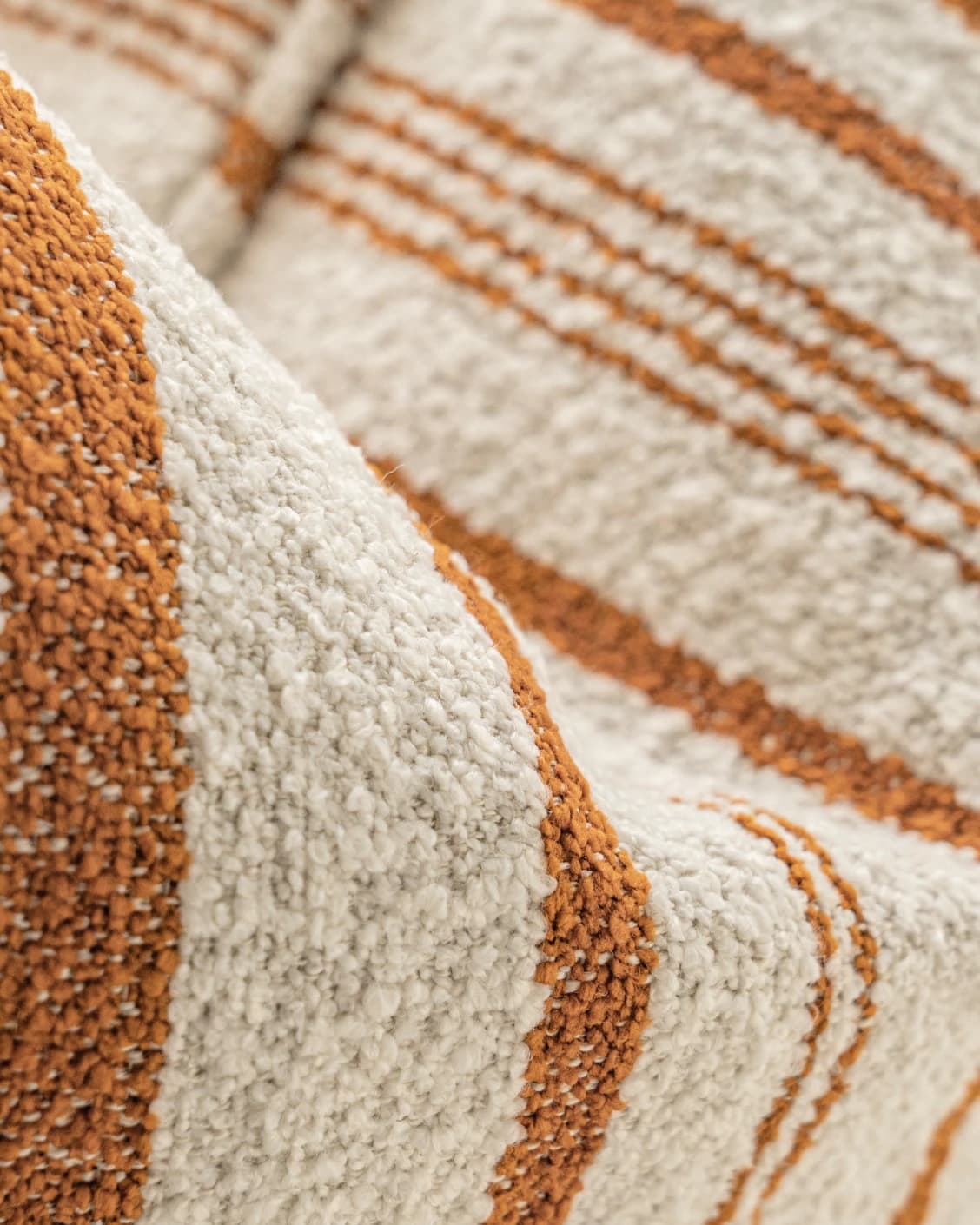 Raya Hodler single - indoor in ivory, shown in a product close-up as image 2
