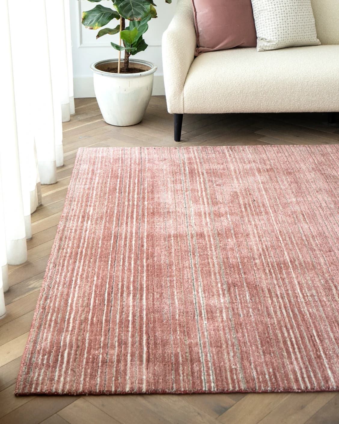 Rita Rosso II carpet in red, shown in a lifestyle front view as image 6
