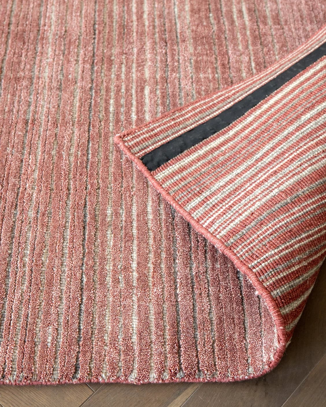 Rita Rosso II carpet in red, shown in a product close-up as image 11