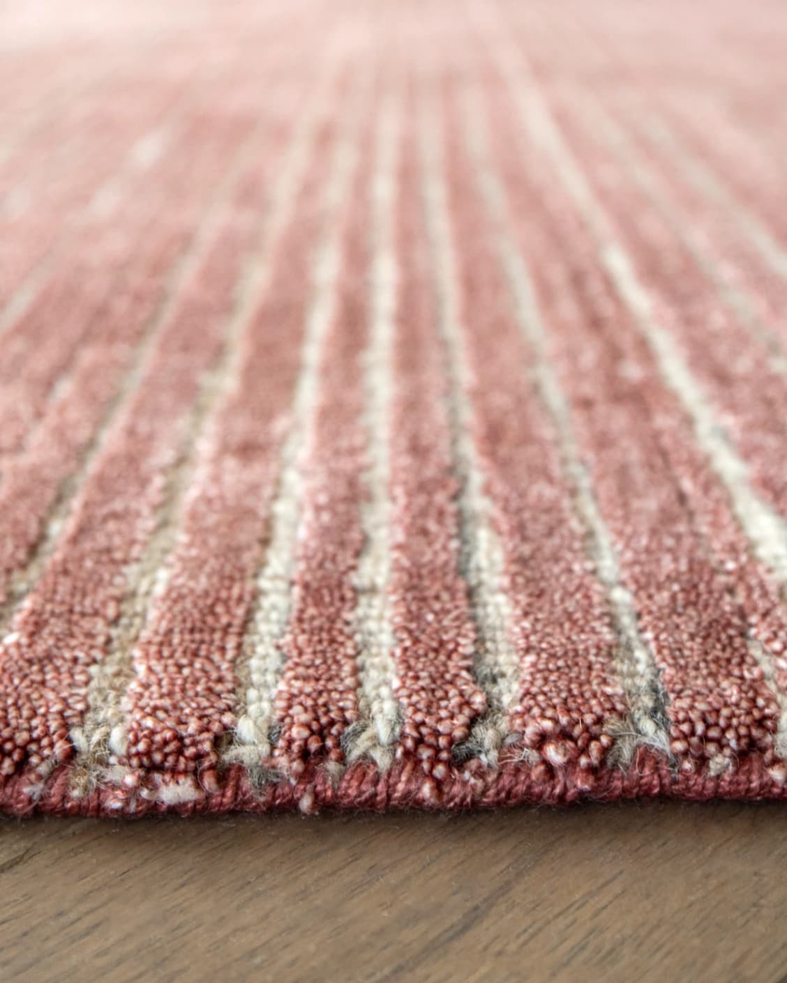 Rita Rosso II carpet in red, shown in a product close-up as image 12