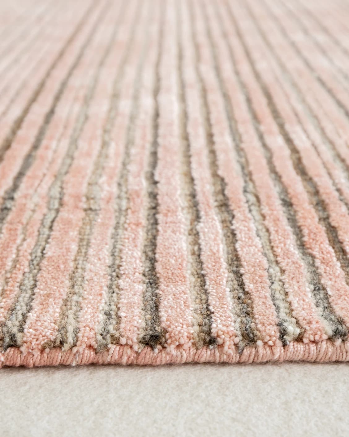 Rita Rosso carpet in pink, shown in a product close-up as image 9