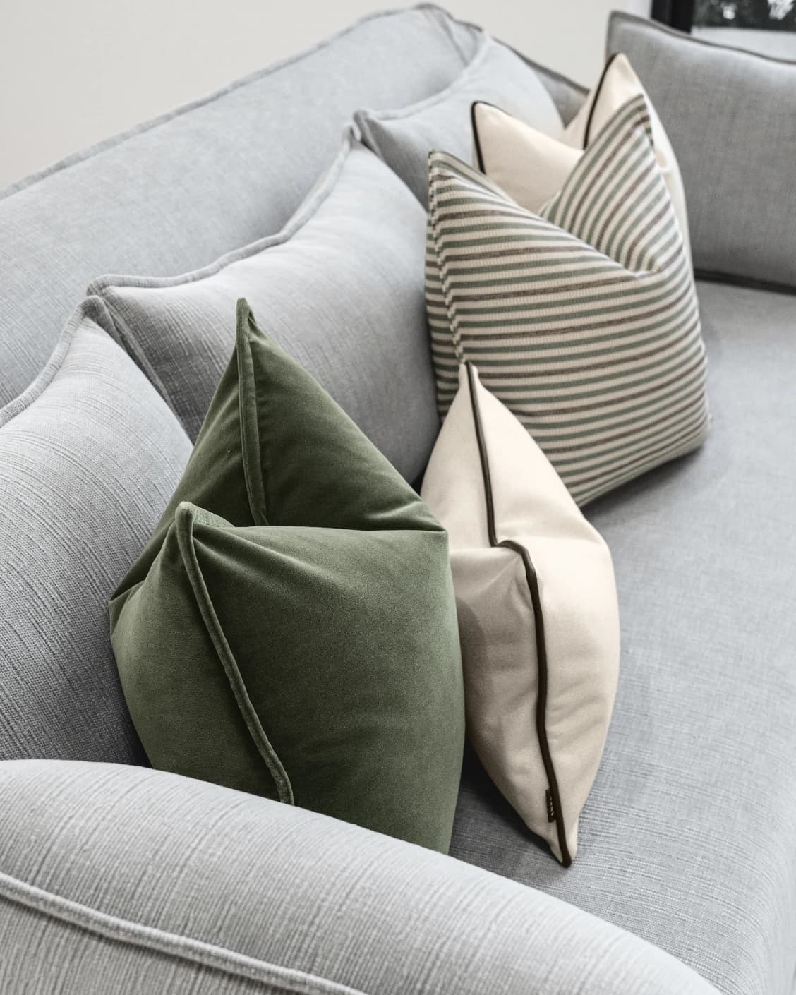 Sanyuktha Bundle cushion, shown in a product front view as image video image