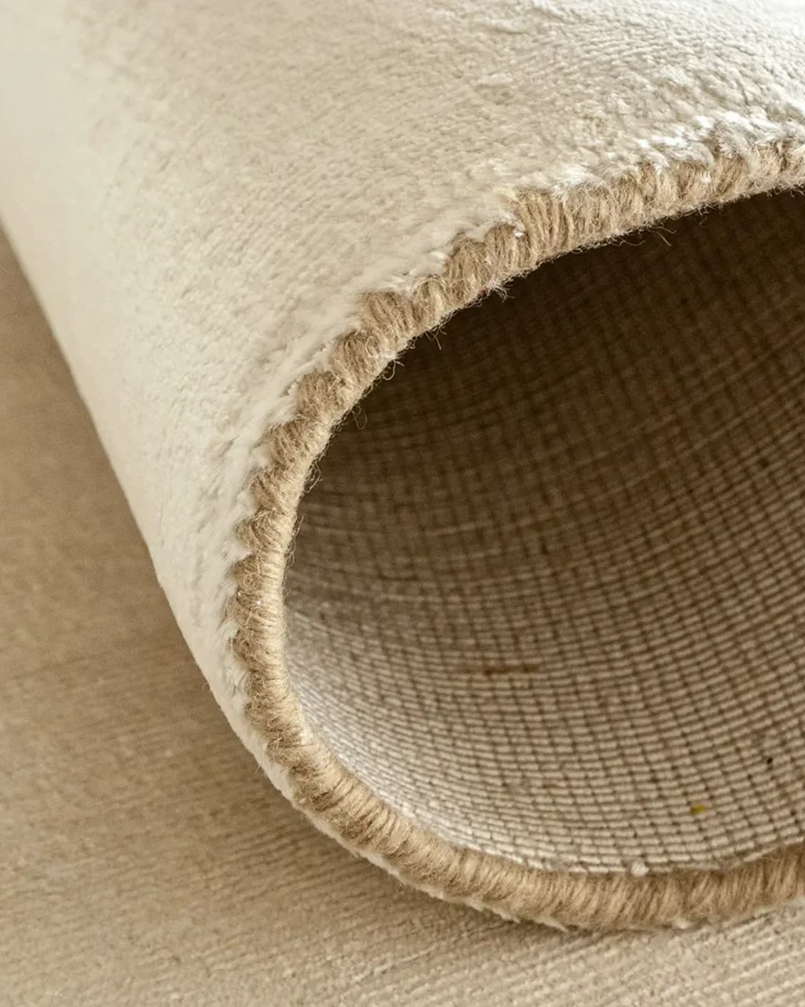 Scarlette Sandy carpet in beige and gold, shown in a product close-up as image 9