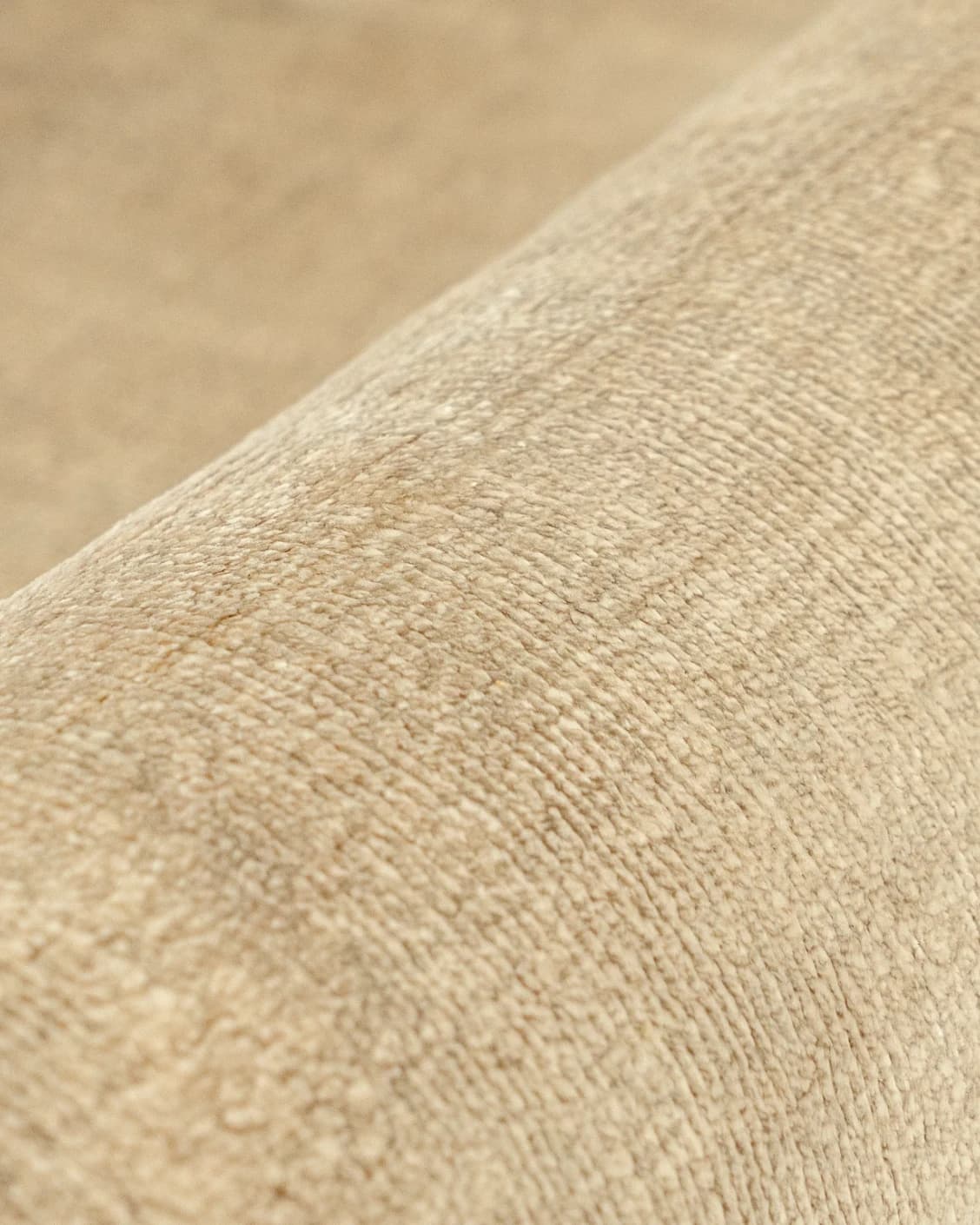 Scarlette Sandy carpet in beige and gold, shown in a product close-up as image 13