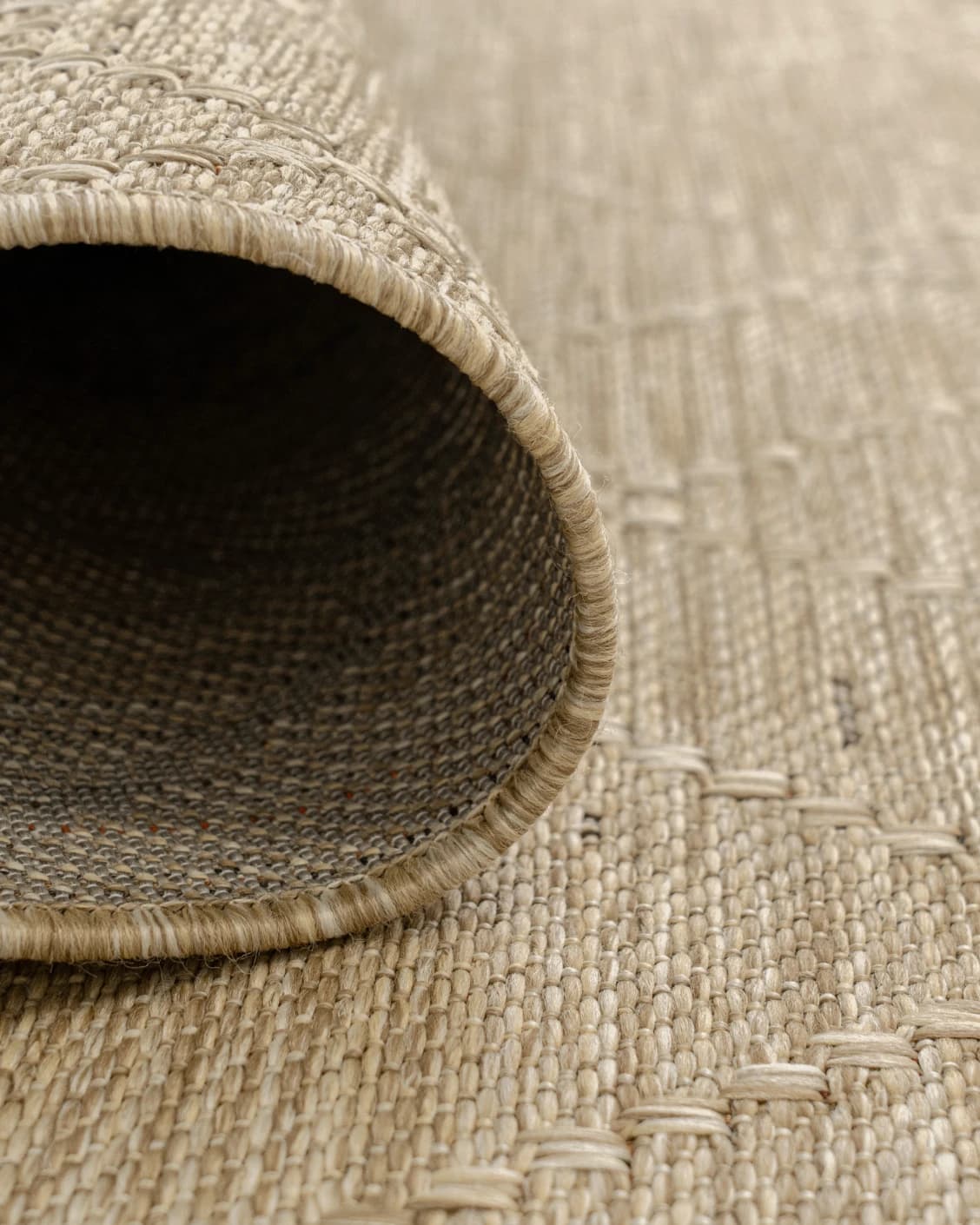 Solana Dune carpets in brown, shown in a product close-up as image 2