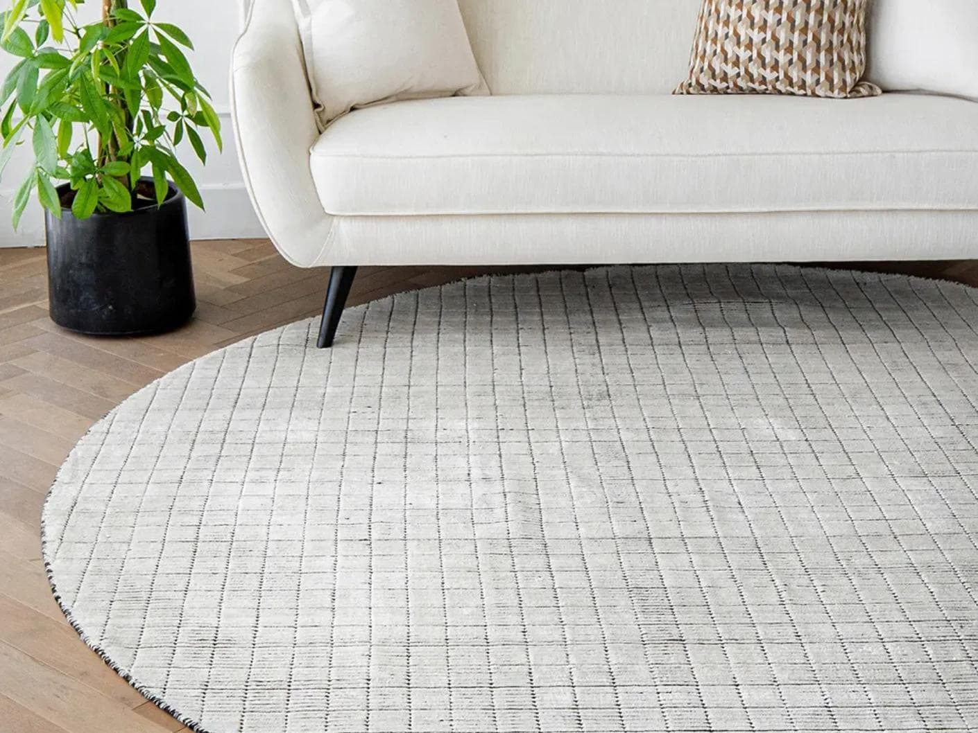 Taylor Bianca carpets in black and white, shown in a lifestyle front view as image 2
